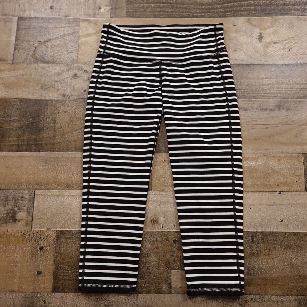 Athleta High-Rise Striped Capri Leggings – Size Small Black‎ and White
